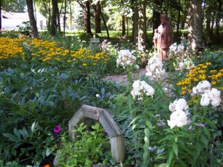 Picture of the Prayer Garden behind the Little Brown Church